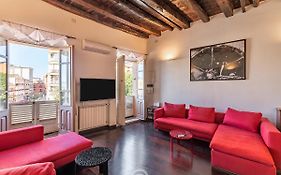 Piazza Yenne Apartment